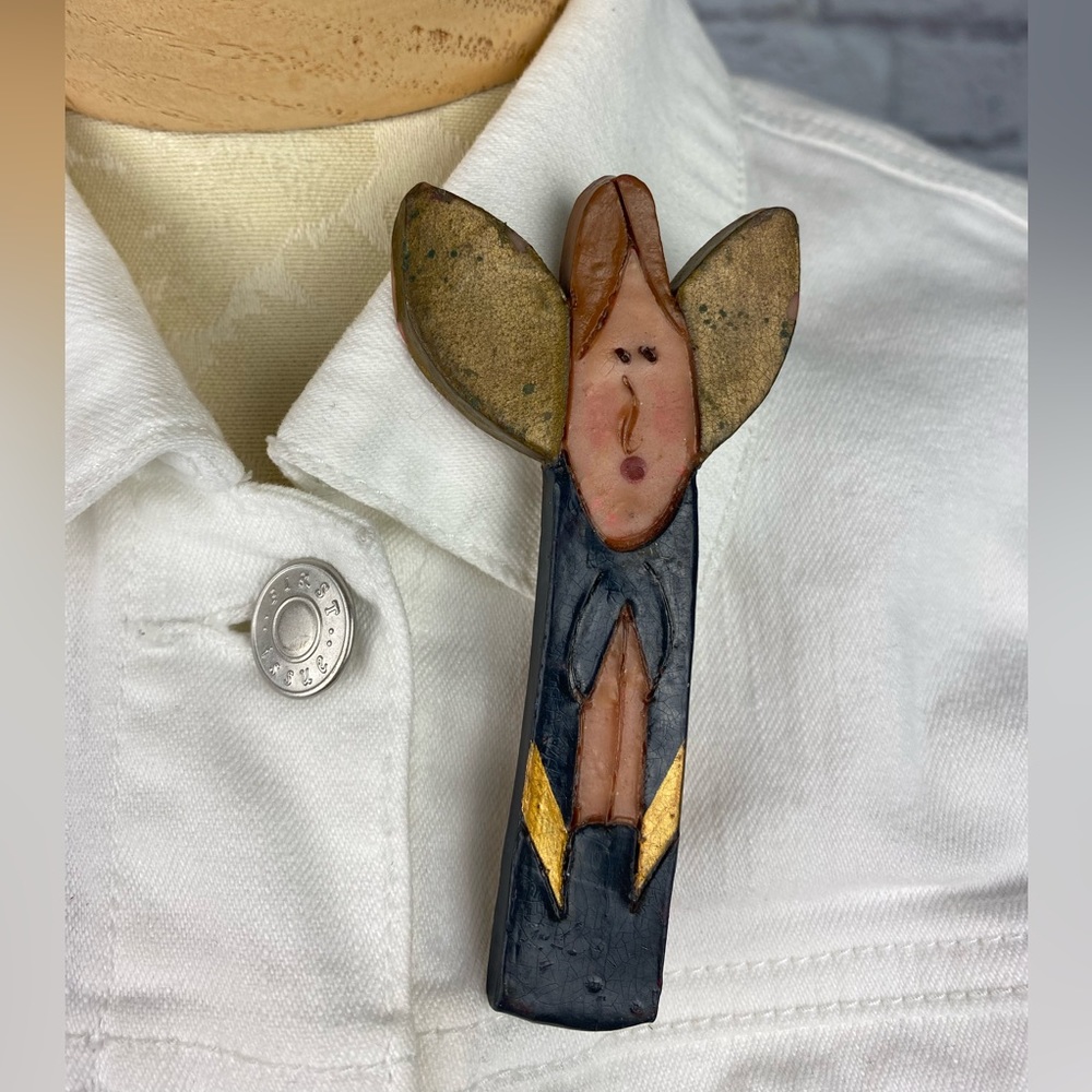 Vintage American Primitive Artsy Angel Brooche